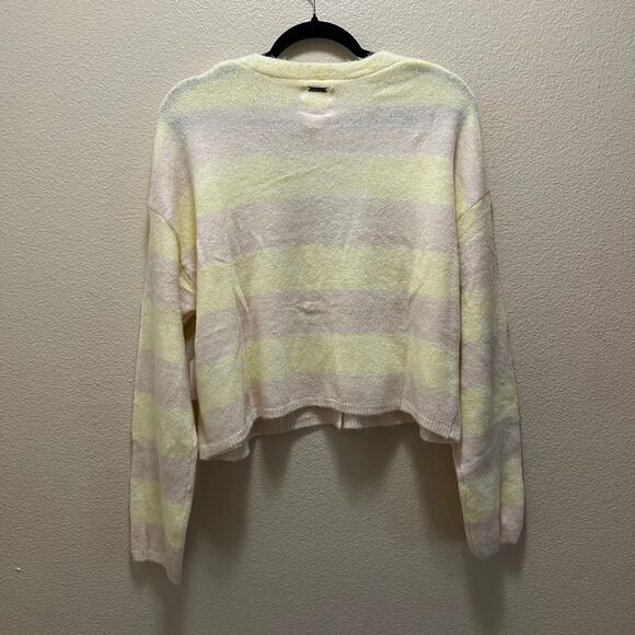 Billabong White Cap Short N Sweet Cropped Cardigan Sweater Size Medium - Picture 11 of 15